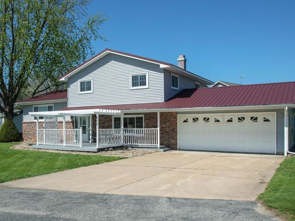172 Lakeshore Drive, Nashua, IA 50658