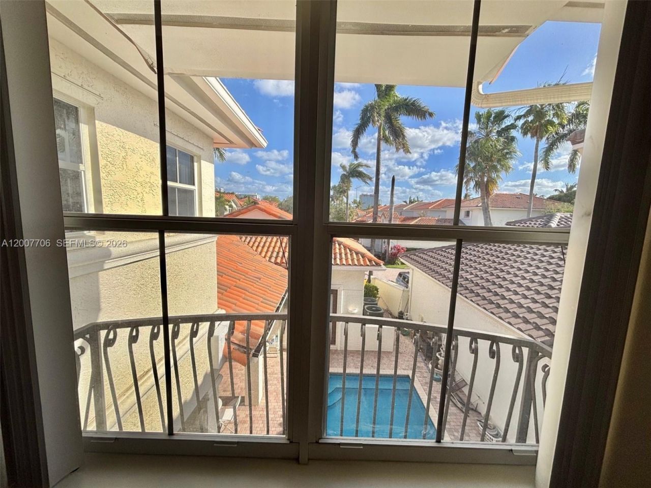 1141 Waterside Ln , Hollywood, FL 33019 Photo