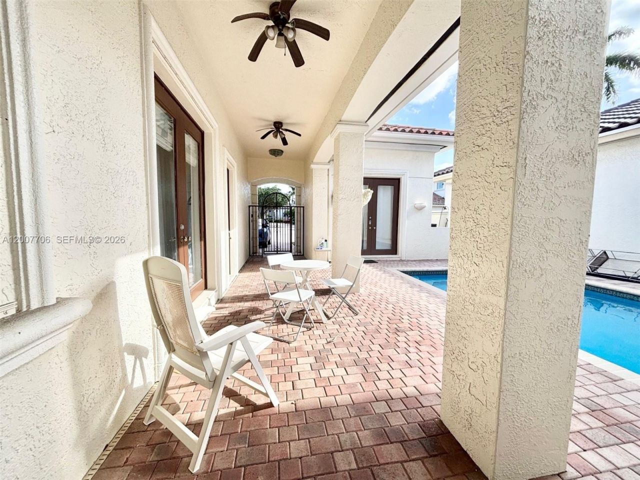 1141 Waterside Ln , Hollywood, FL 33019 Photo