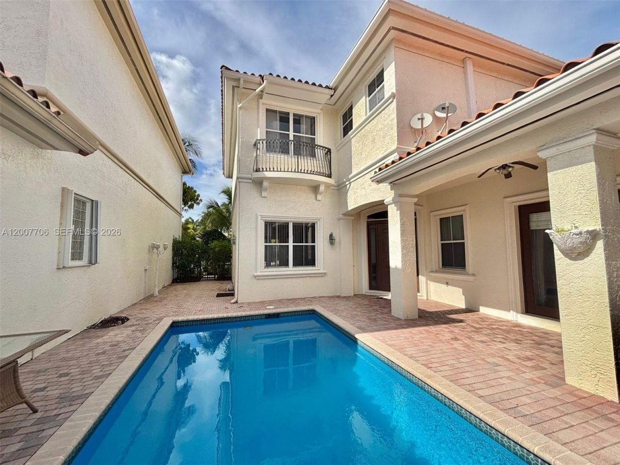 1141 Waterside Ln , Hollywood, FL 33019 Photo