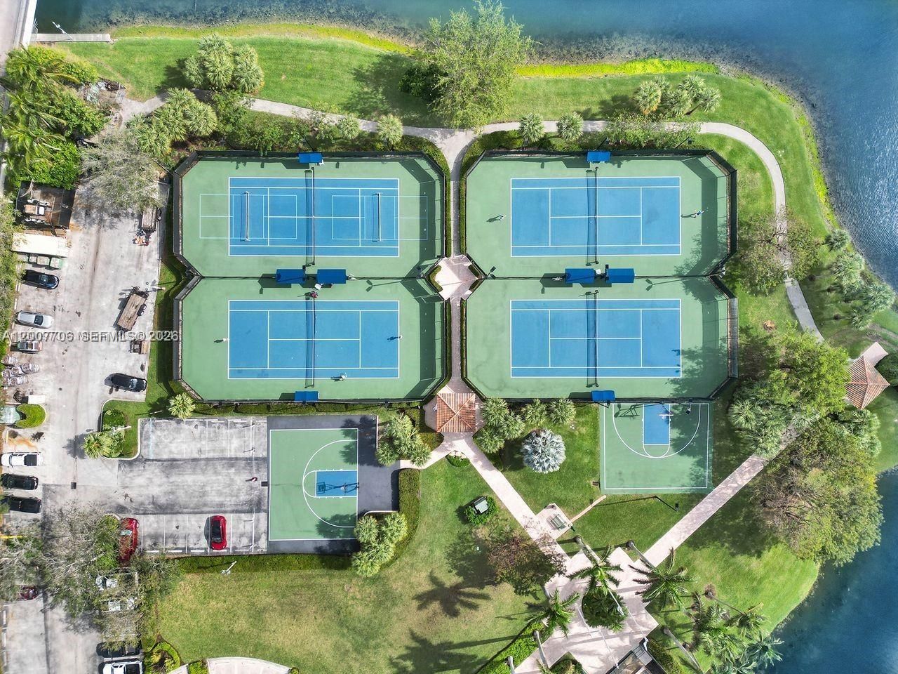 1141 Waterside Ln , Hollywood, FL 33019 Photo