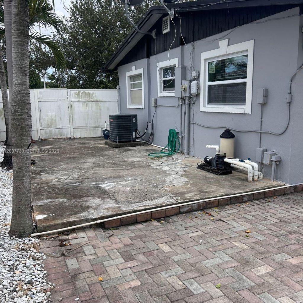 221 NE 24th St , Pompano Beach, FL 33064 Photo