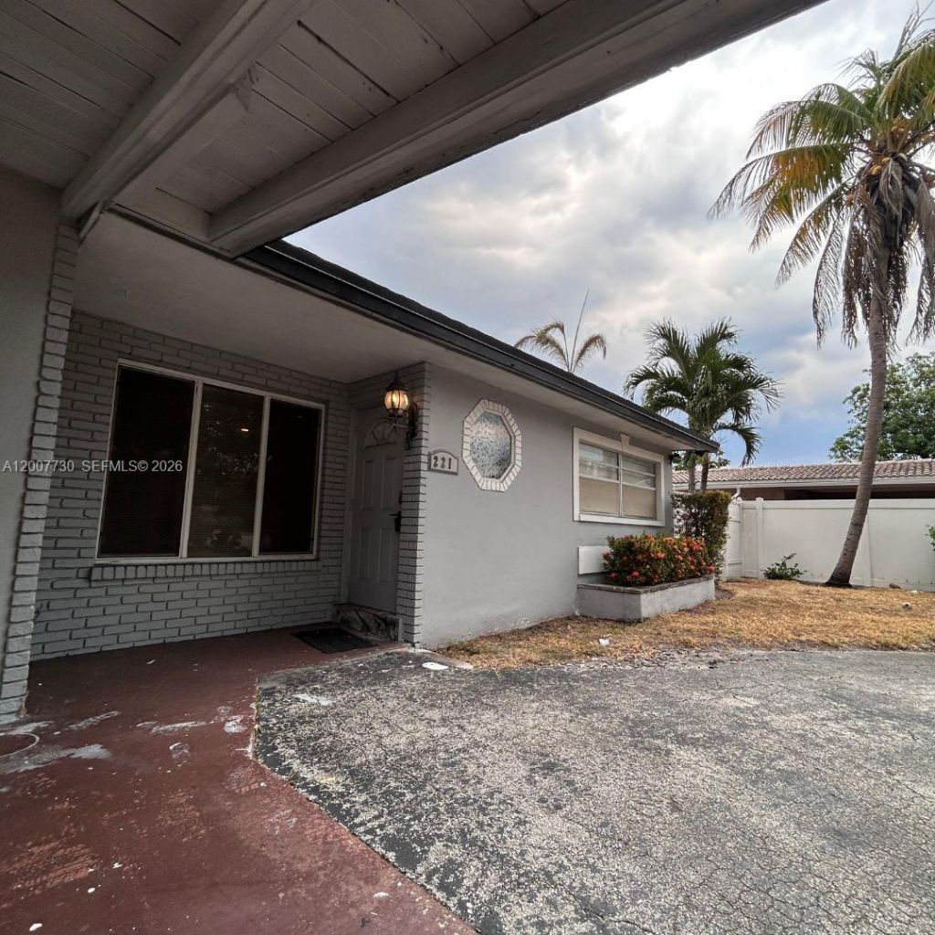 221 NE 24th St , Pompano Beach, FL 33064 Photo