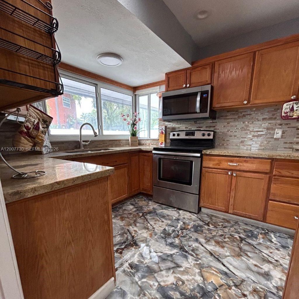 221 NE 24th St , Pompano Beach, FL 33064 Photo