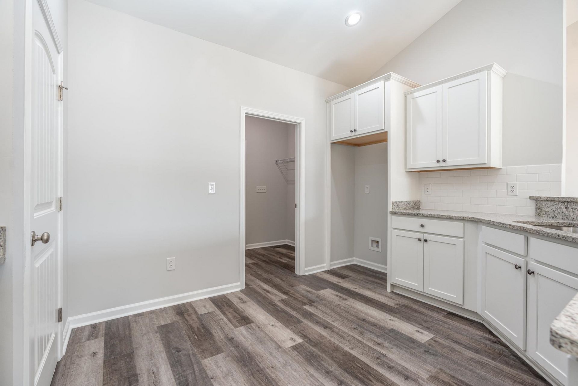 65 Bennington Ct  Photo 8