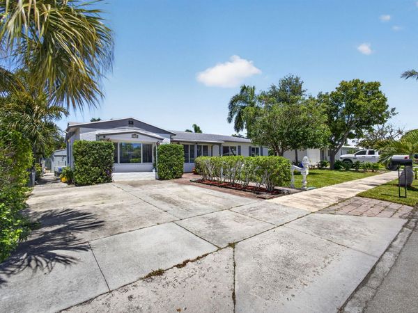 1762 N 15th Ave Avenue N, Lake Worth Beach, FL 33460