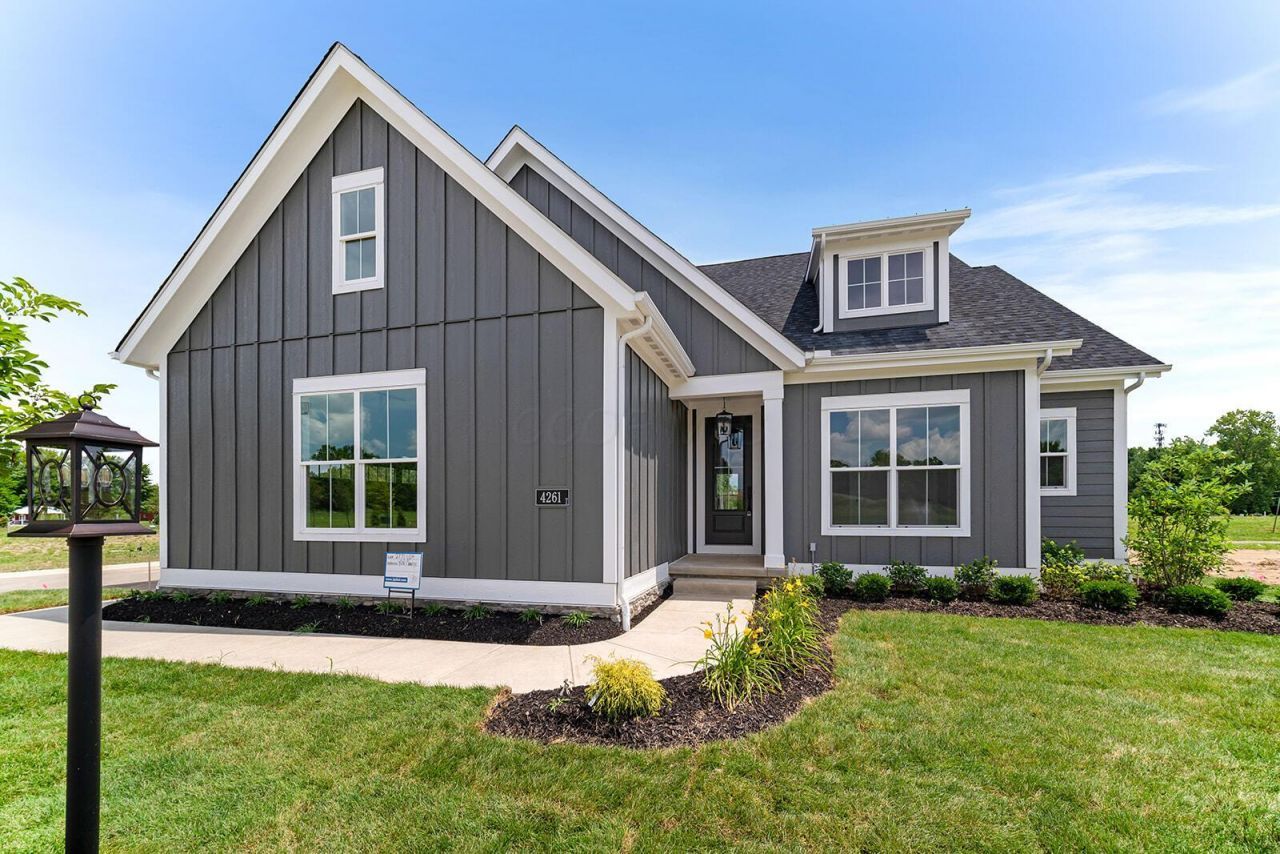 4261 Flamingo Drive , Lewis Center, OH 43035 Main Photo