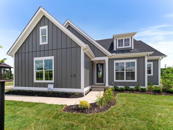 4261 Flamingo Drive , Lewis Center, OH 43035