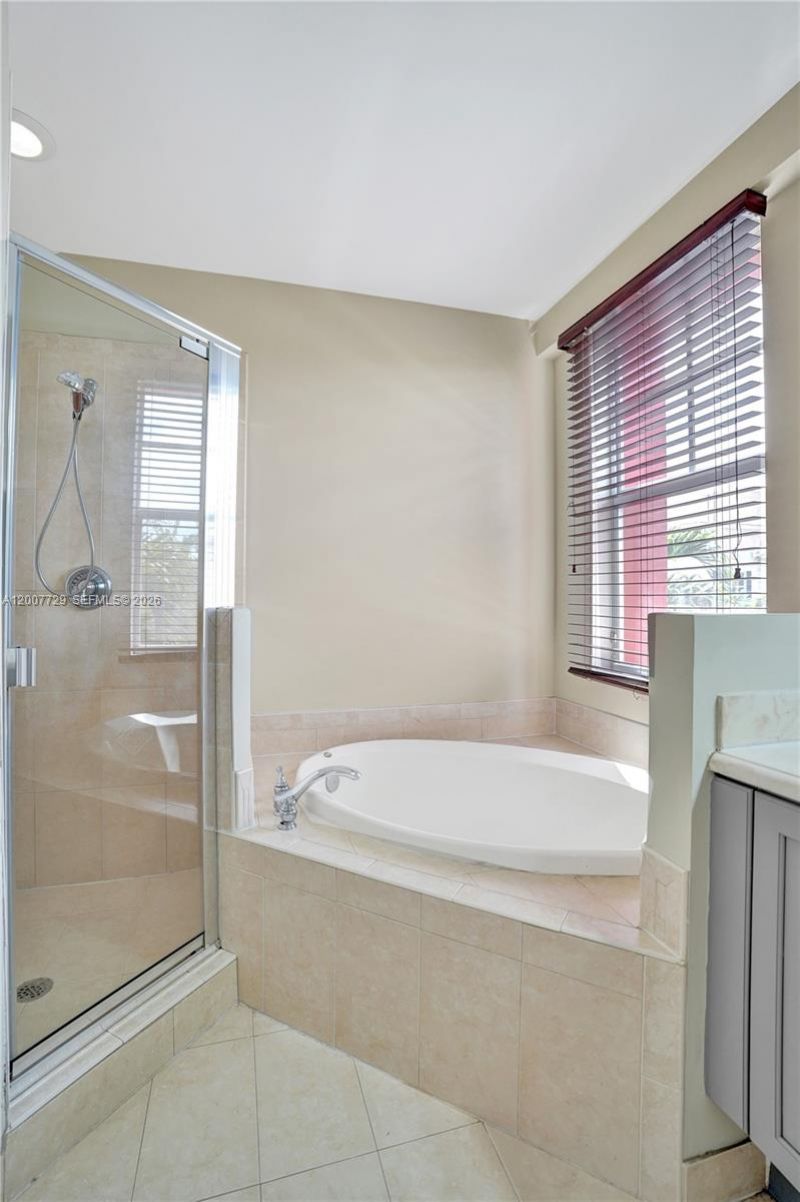 1033 NE 17th Way, Unit 1201, Fort Lauderdale, FL 33304 Photo