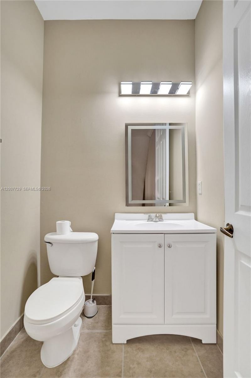 1033 NE 17th Way, Unit 1201, Fort Lauderdale, FL 33304 Photo