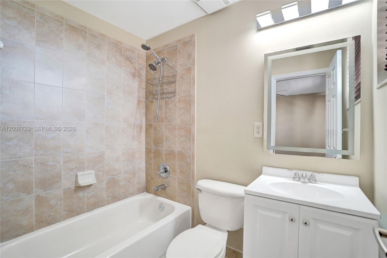 1033 NE 17th Way, Unit 1201, Fort Lauderdale, FL 33304 Photo