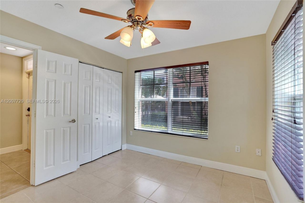 1033 NE 17th Way, Unit 1201, Fort Lauderdale, FL 33304 Photo