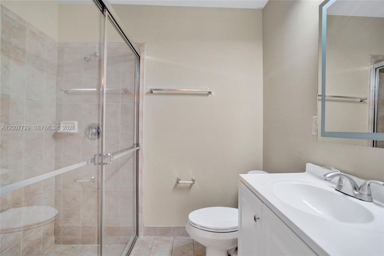 1033 NE 17th Way, Unit 1201, Fort Lauderdale, FL 33304 Photo