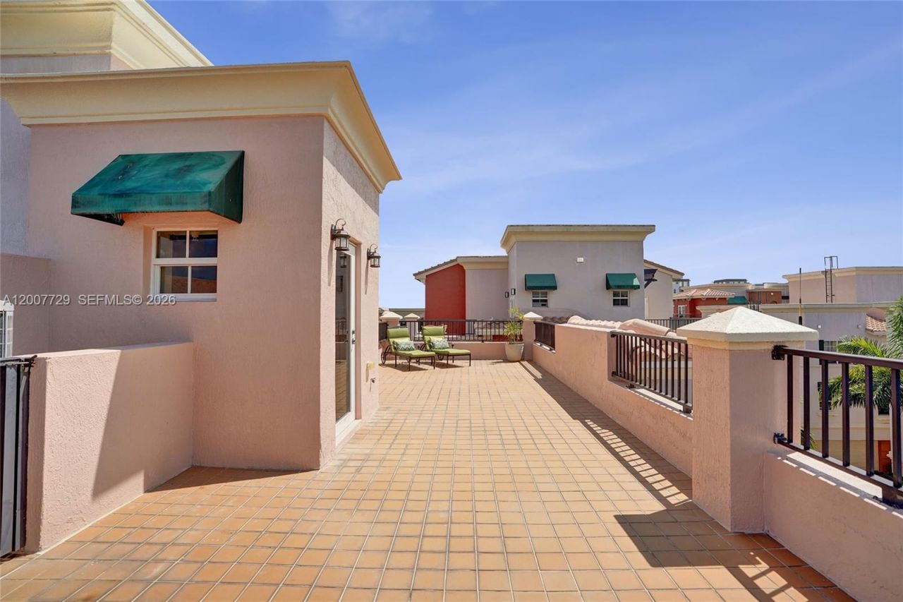 1033 NE 17th Way, Unit 1201, Fort Lauderdale, FL 33304 Photo
