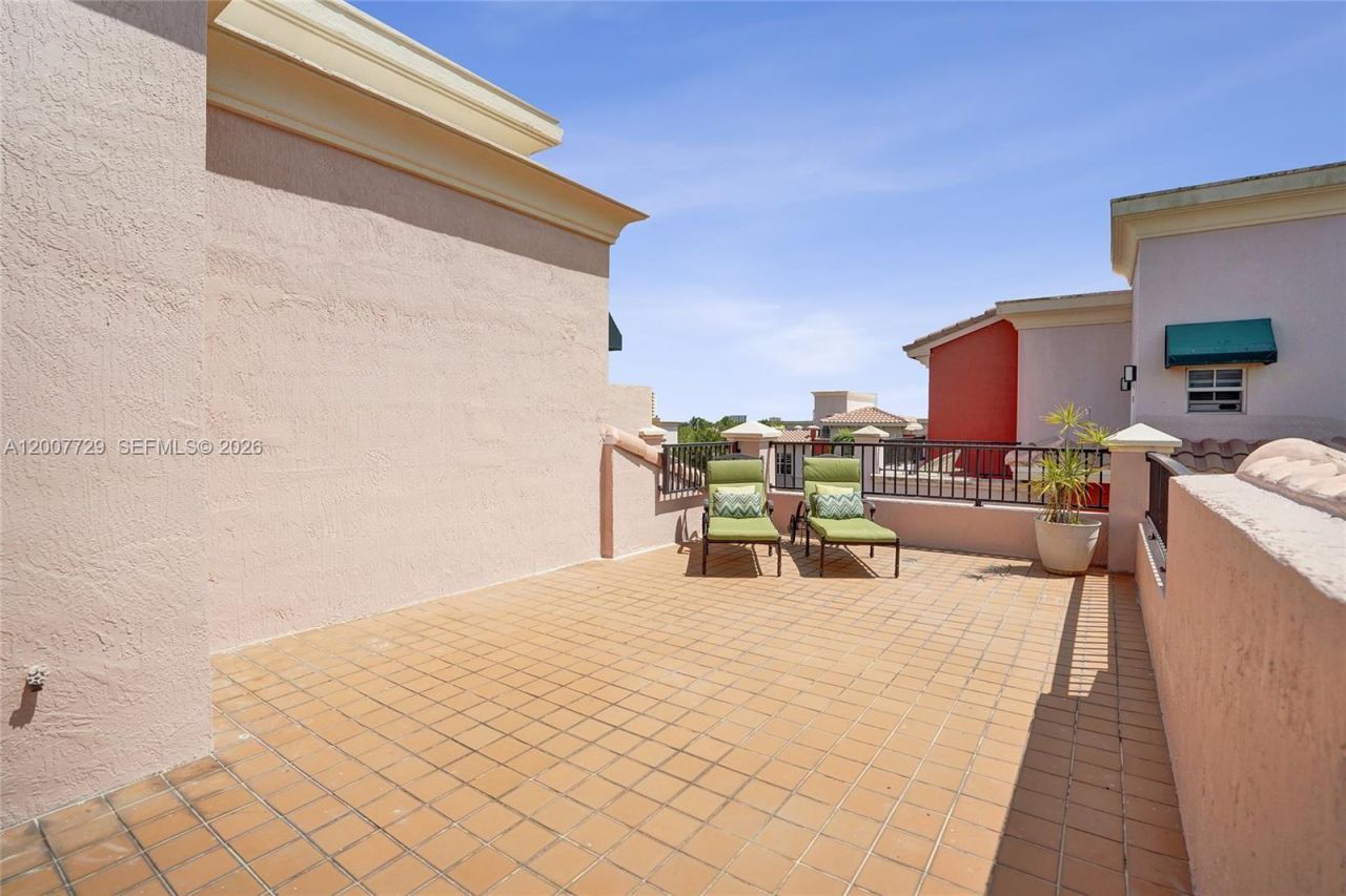 1033 NE 17th Way, Unit 1201, Fort Lauderdale, FL 33304 Photo