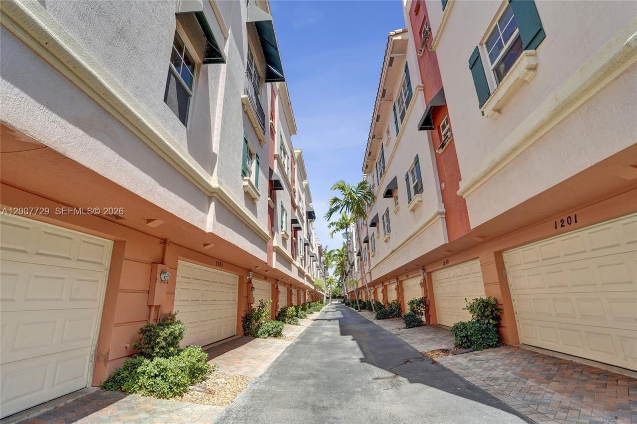 1033 NE 17th Way, Unit 1201, Fort Lauderdale, FL 33304 Photo