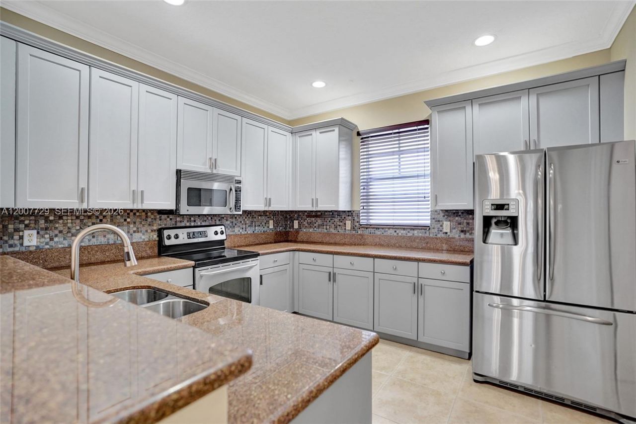 1033 NE 17th Way, Unit 1201, Fort Lauderdale, FL 33304 Photo