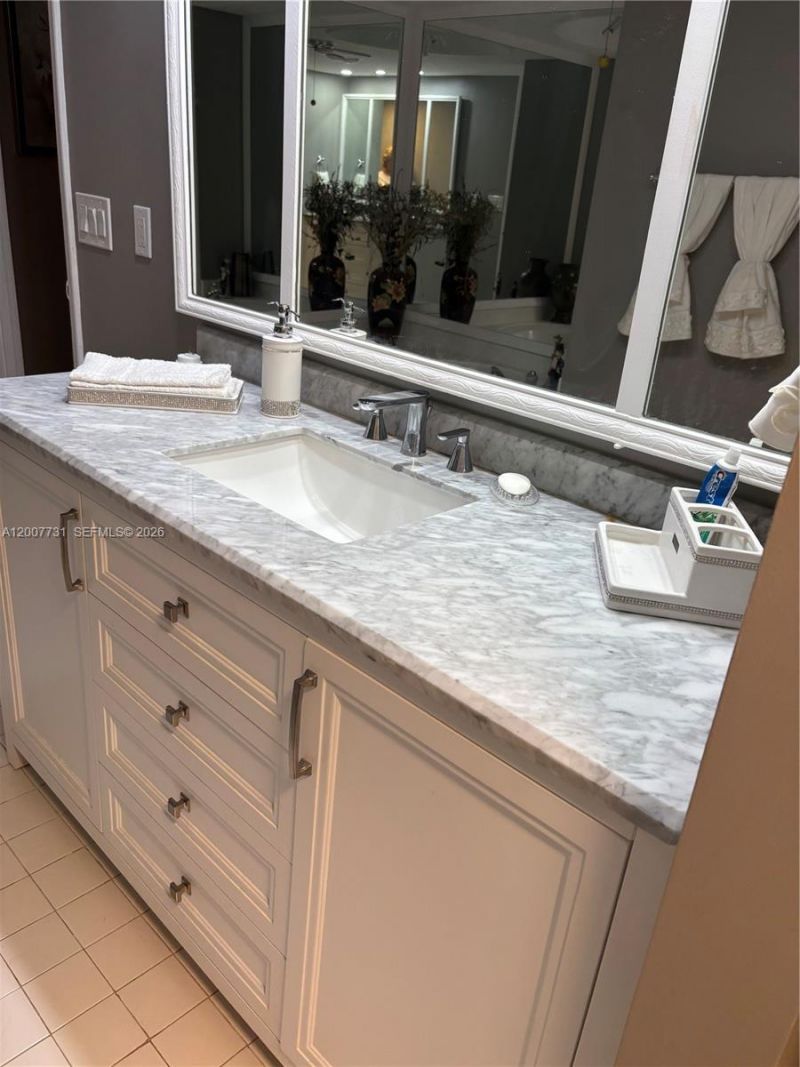 1865 S Ocean Dr, Unit 4L, Hallandale Beach, FL 33009 Photo