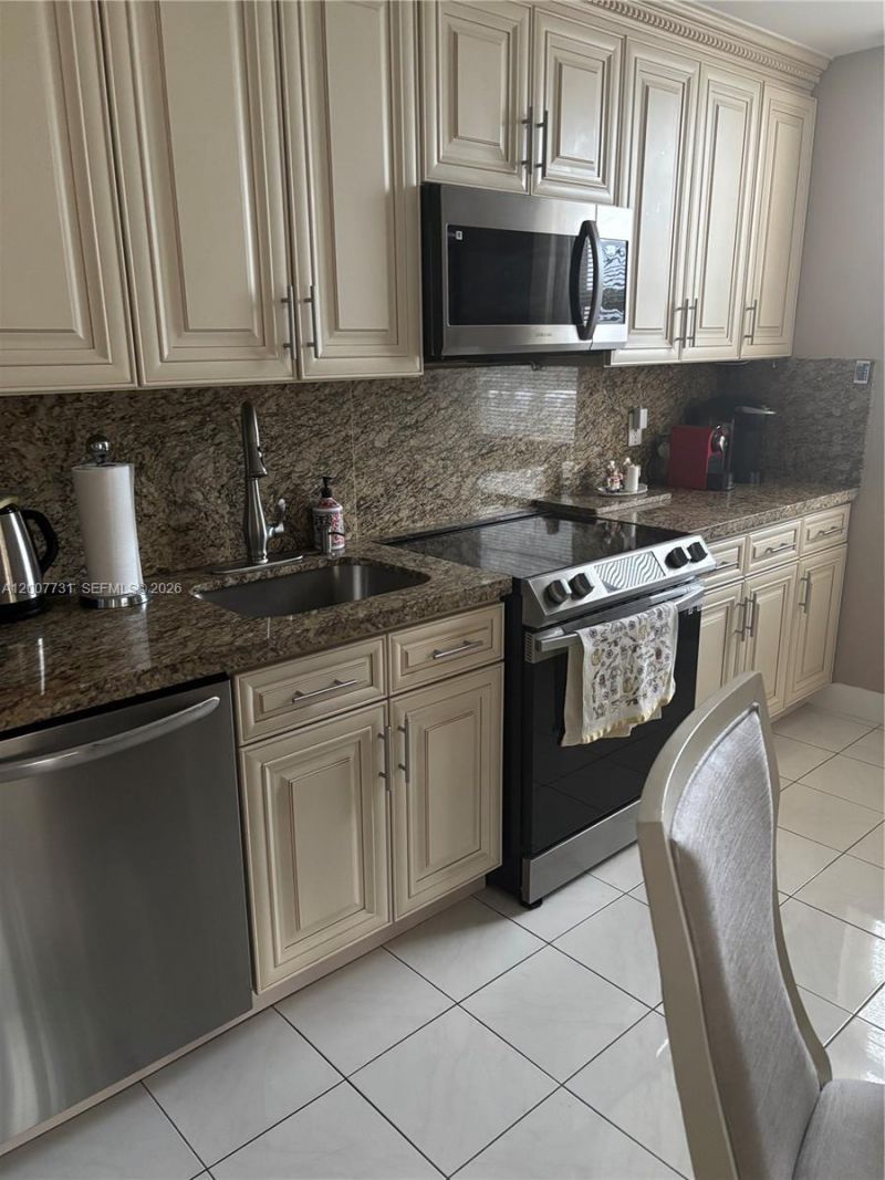1865 S Ocean Dr, Unit 4L, Hallandale Beach, FL 33009 Photo