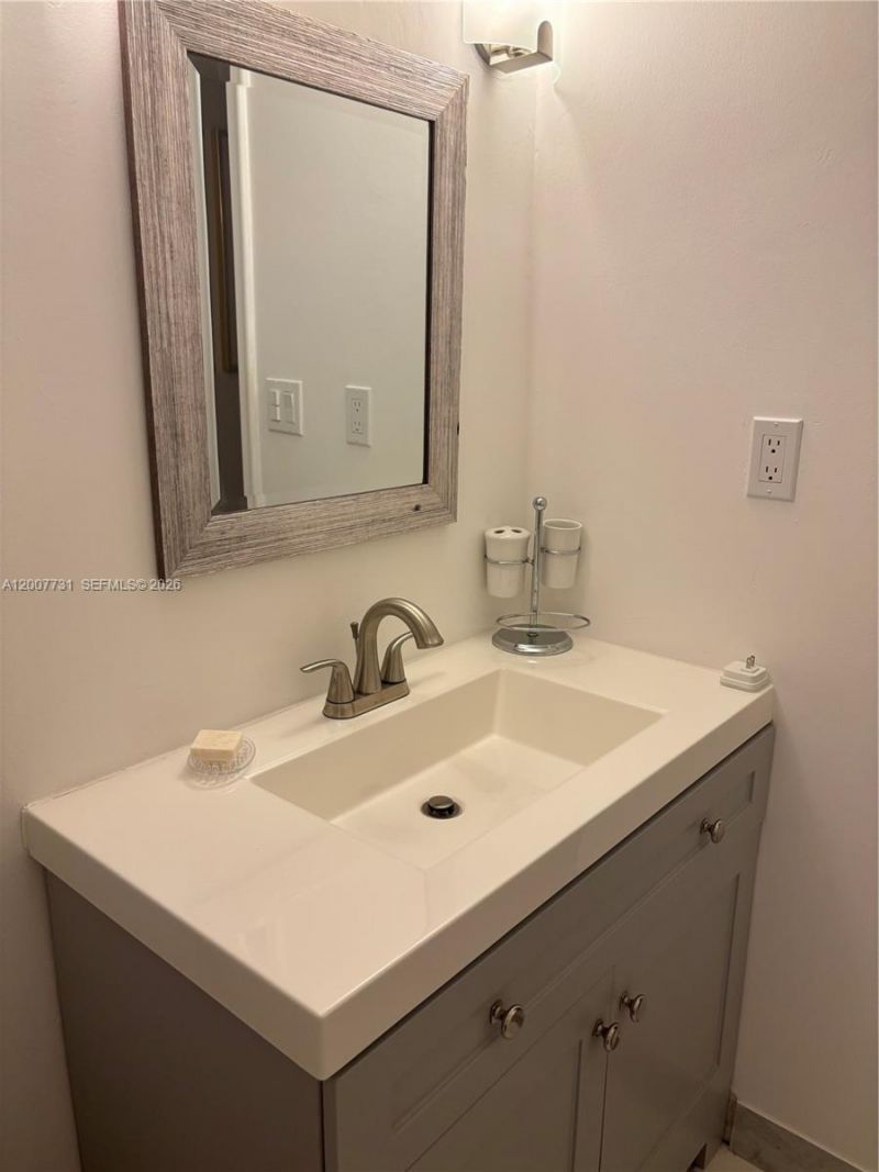 1865 S Ocean Dr, Unit 4L, Hallandale Beach, FL 33009 Photo