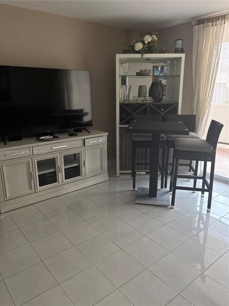 1865 S Ocean Dr, Unit 4L, Hallandale Beach, FL 33009 Photo