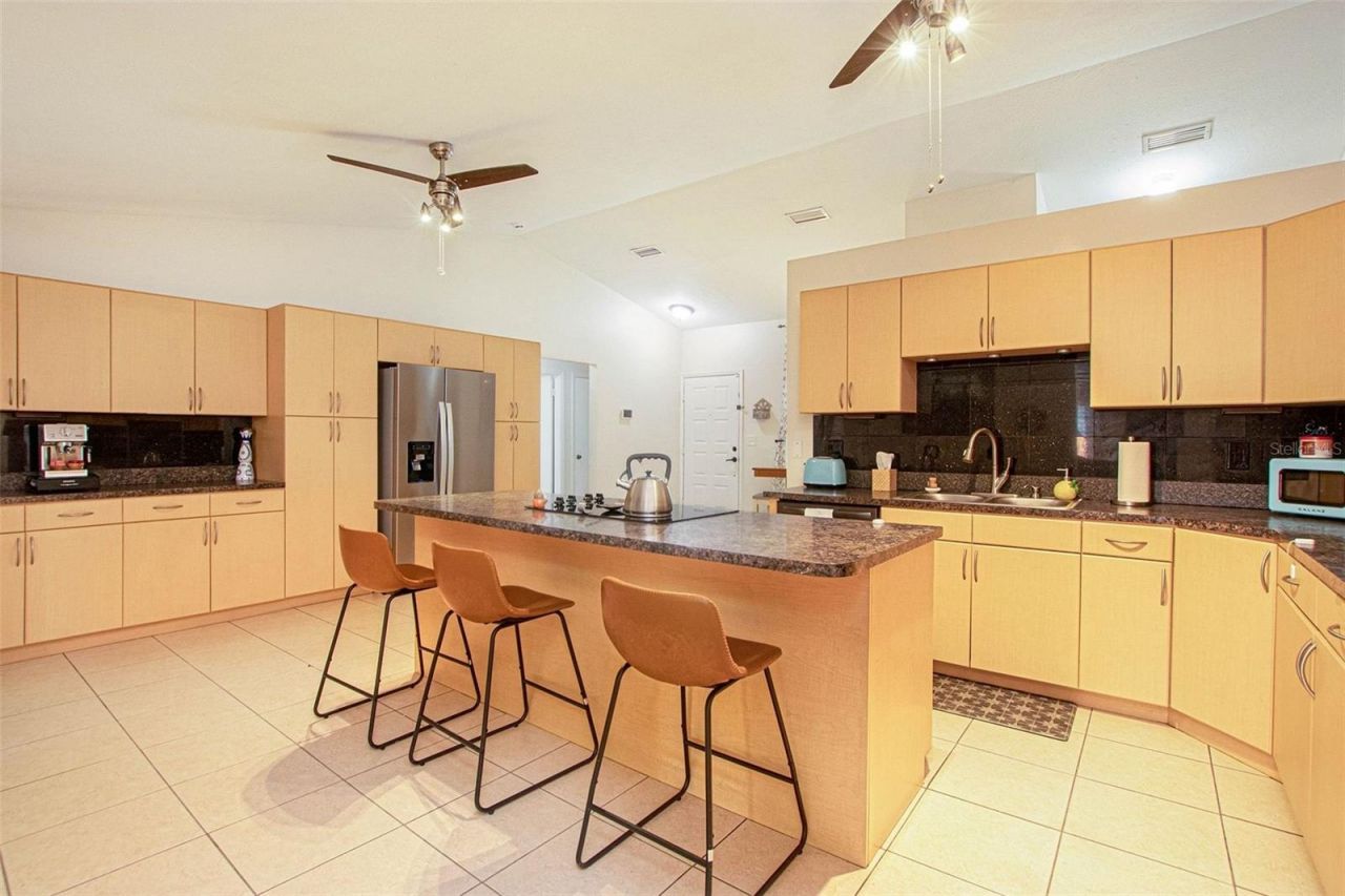 4105 Spring Way Circle, Valrico, FL 33596 Photo