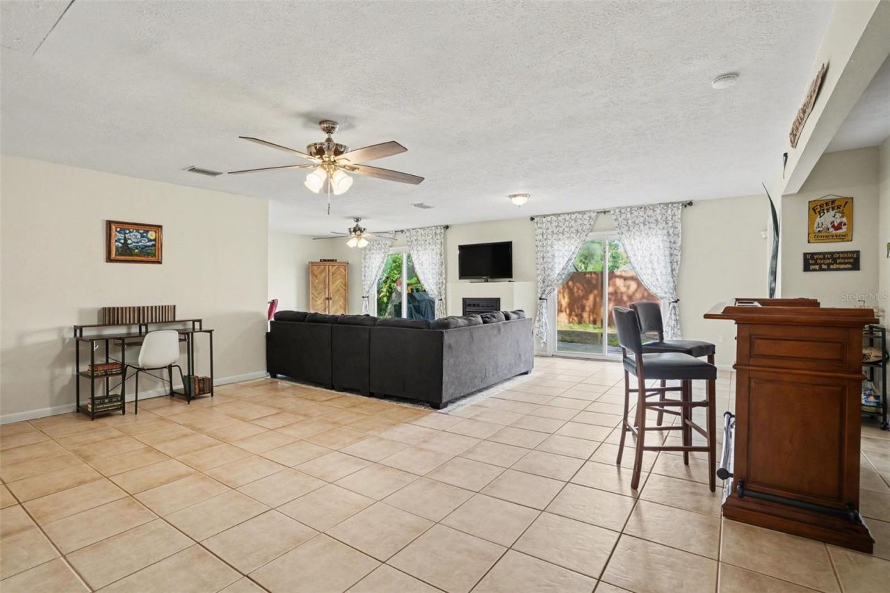 4105 Spring Way Circle , Valrico, FL 33596 Photo