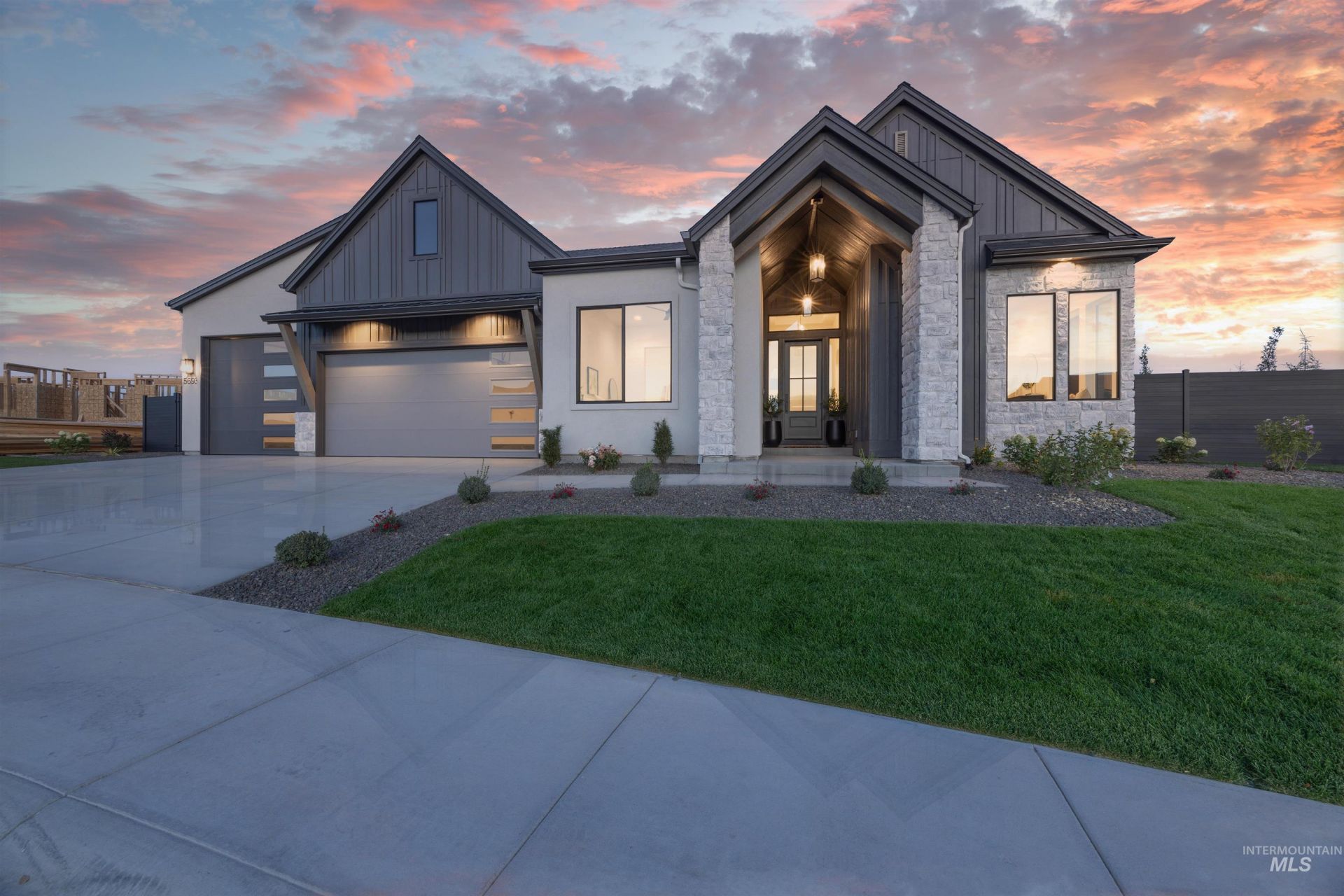 5335 W Haughburn Dr, Eagle, ID 83616 Main Photo