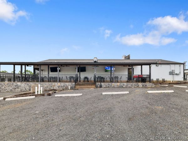 502 SE Lincoln , Idabel, OK 74745