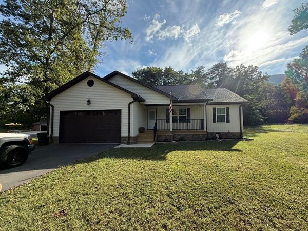 418 Old State Highway 8 , Dunlap, TN 37327