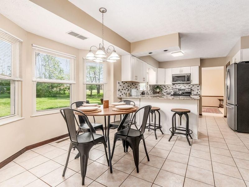 9954 Oxford Drive NW, Pickerington, OH 43147 Photo 14