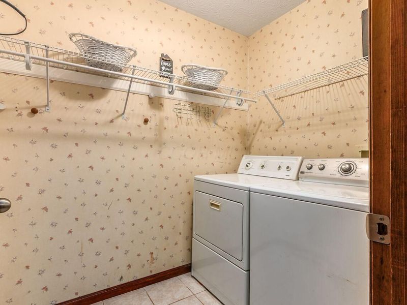 9954 Oxford Drive NW, Pickerington, OH 43147 Photo 23
