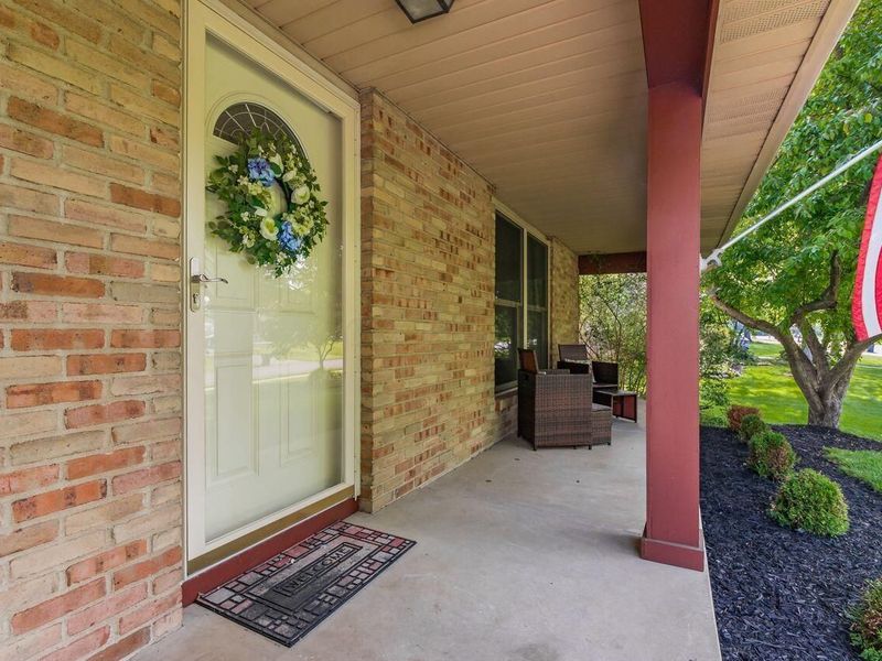 9954 Oxford Drive NW, Pickerington, OH 43147 Photo 3