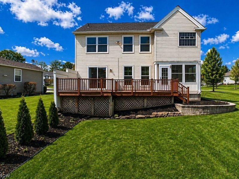 104 Woodbridge Crossing, Chardon, OH 44024 Photo 2