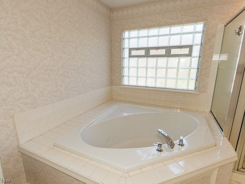 104 Woodbridge Crossing, Chardon, OH 44024 Photo 23