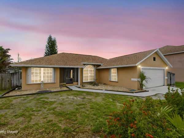 868 SW Duncan Terrace, Port St. Lucie, FL 34953