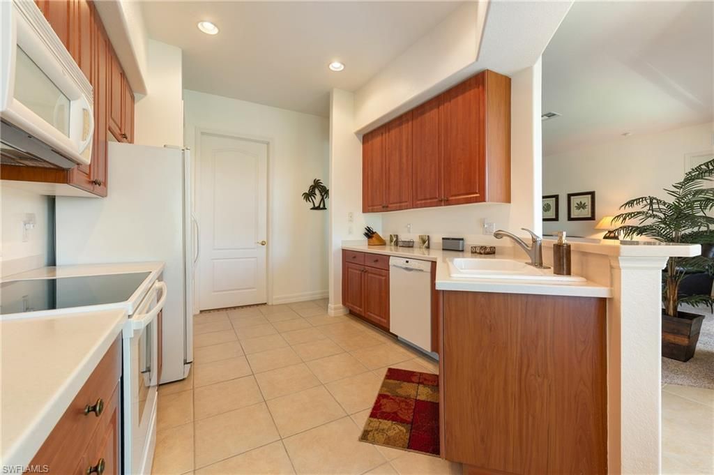 6011 Jonathans Bay Cir , Unit 402, Fort Myers, FL 33908 Photo