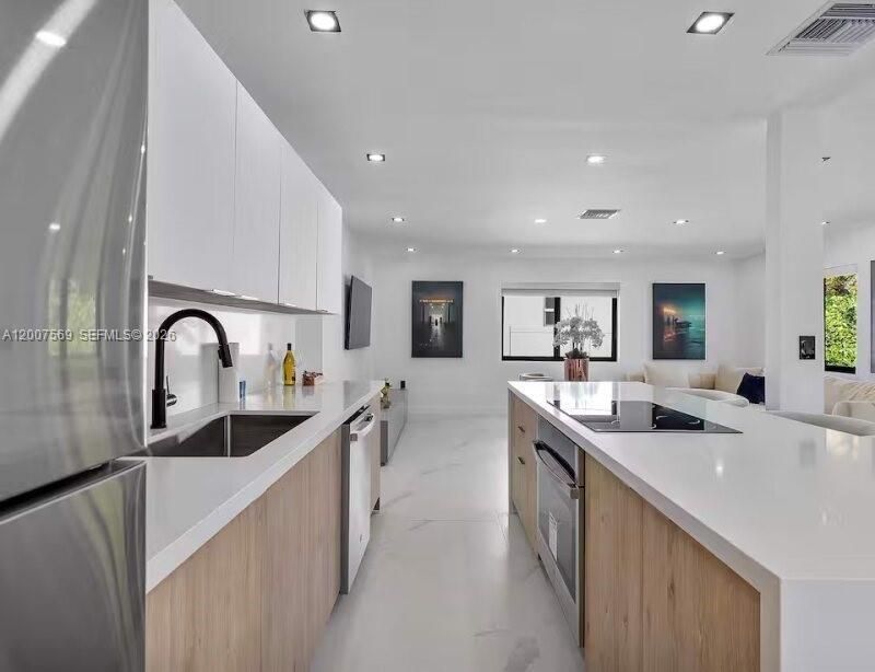 400 NW 40th St , Miami, FL 33127 Photo