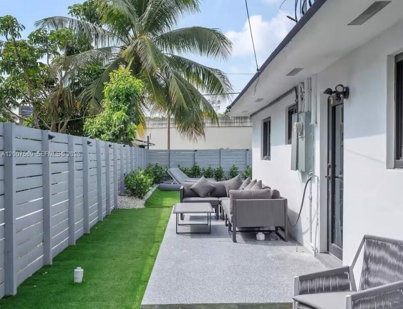 400 NW 40th St , Miami, FL 33127 Photo