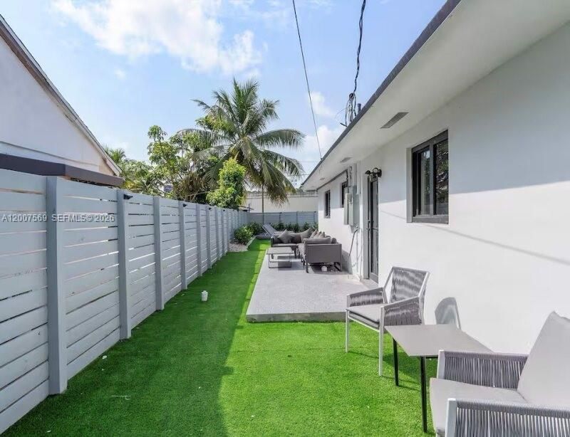 400 NW 40th St , Miami, FL 33127 Photo