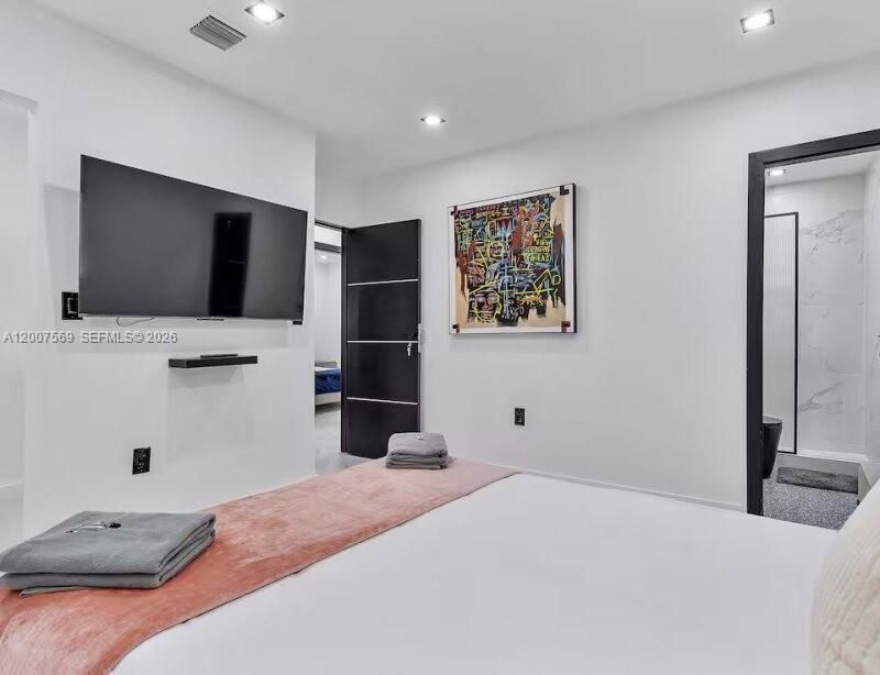 400 NW 40th St , Miami, FL 33127 Photo