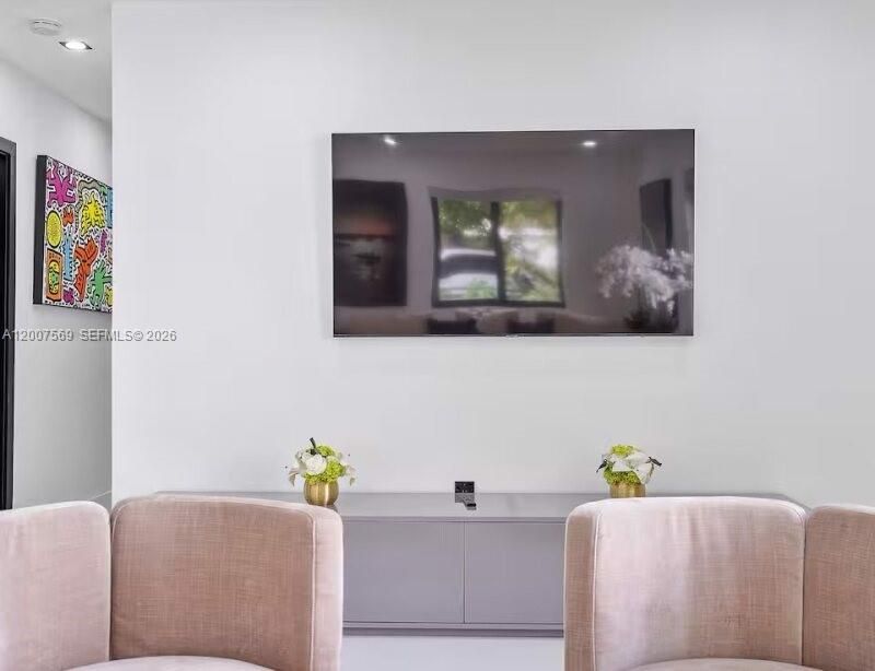400 NW 40th St , Miami, FL 33127 Photo