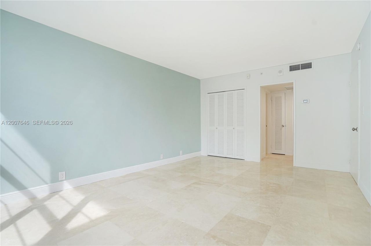 5101 Collins Ave , Unit 14F, Miami Beach, FL 33140 Photo