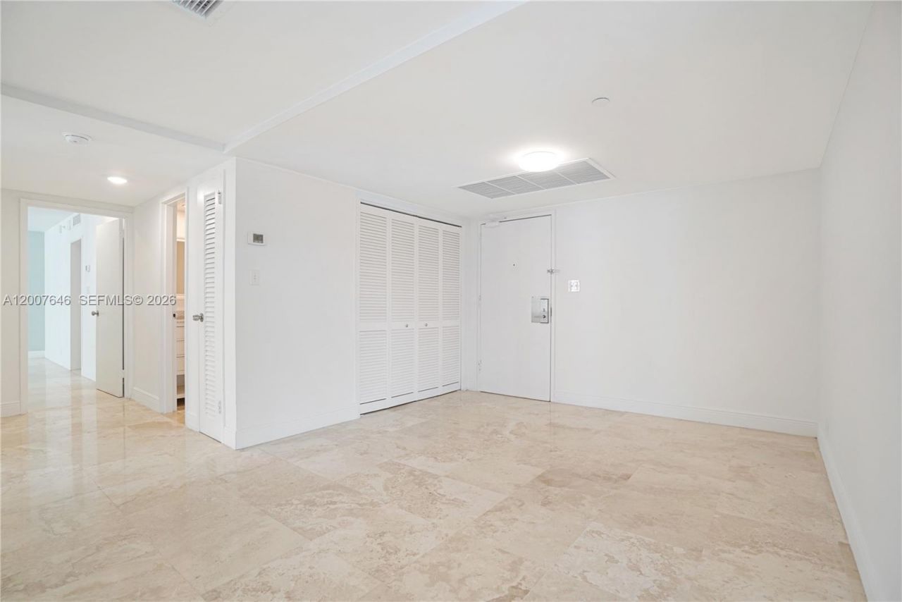 5101 Collins Ave , Unit 14F, Miami Beach, FL 33140 Photo