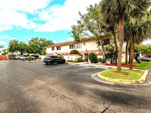 7111 SW 42nd Pl , Davie, FL 33314