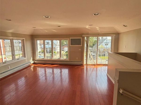 12032 201st Street , Saint Albans, NY 11412