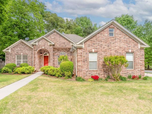 133 Hibiscus Drive , Maumelle, AR 72113