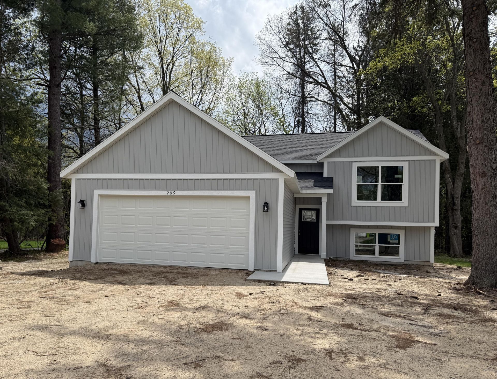 209 W South Street, Greenville, MI 48838 Main Photo