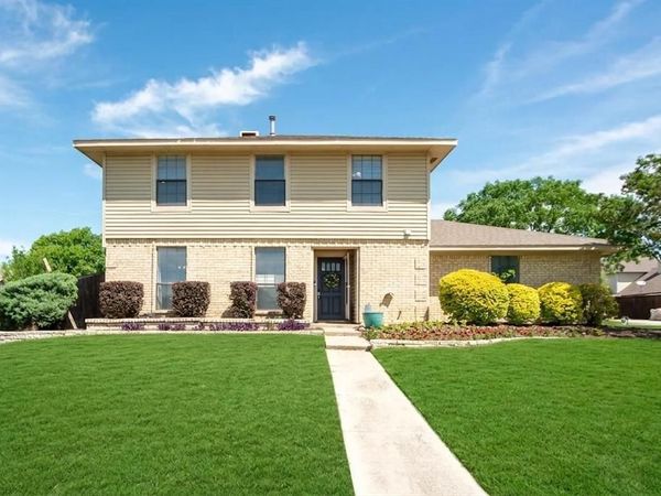2621 Carmel Circle , Carrollton, TX 75006