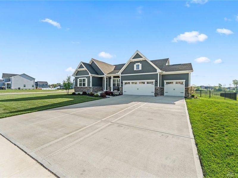 243 Chapel Court, Troy, OH 45373 Photo 4